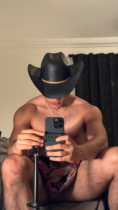Belikong777 (@belikong777), OnlyFans creator