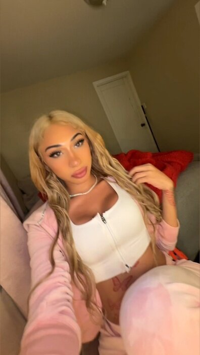 Bella2sexyyy (@bella2sexyyy), OnlyFans creator