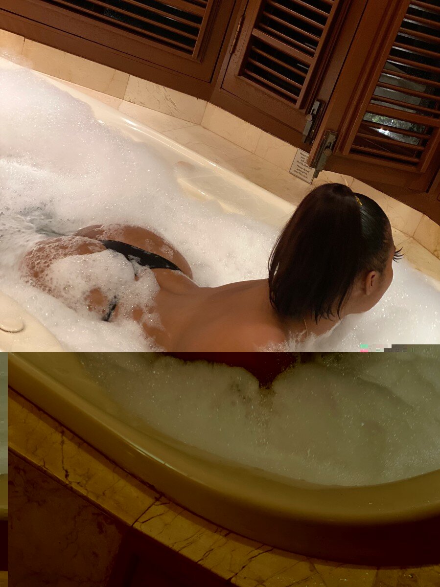 Bellaakay1 (@bellaakay1), OnlyFans creator