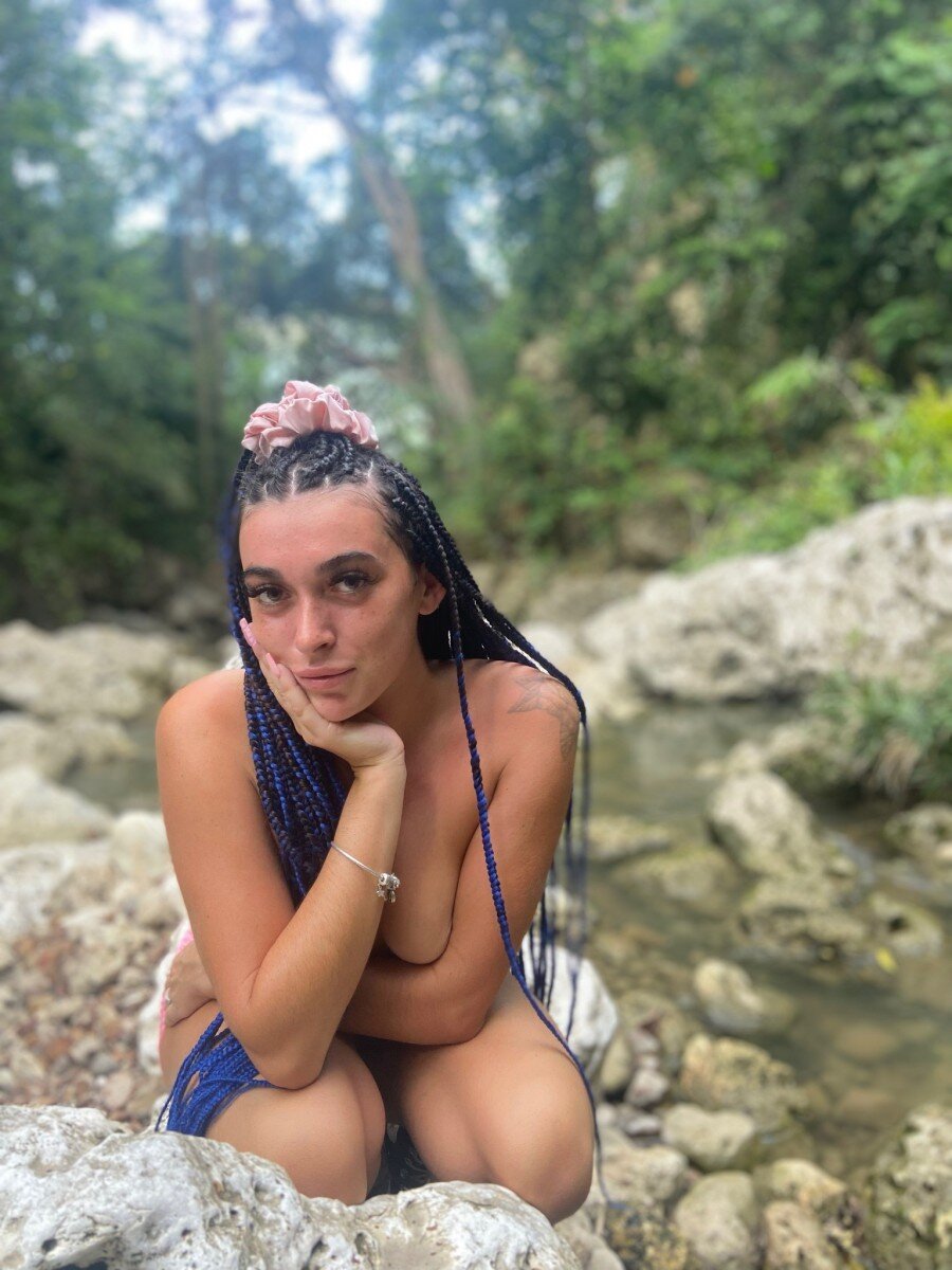 Bellab00x0x0 (@bellab00x0x0), OnlyFans creator