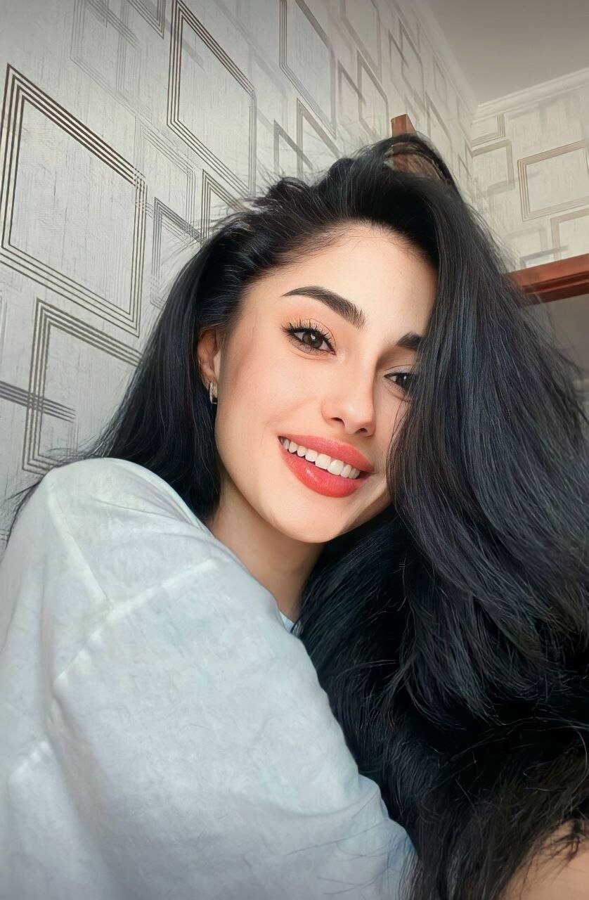 Bella (@bellacakexx), OnlyFans creator