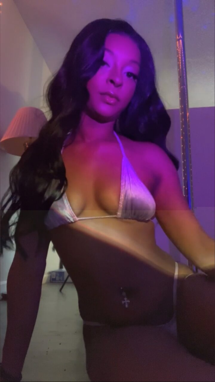 Belladonnaispoison (@belladonnaispoison), OnlyFans creator