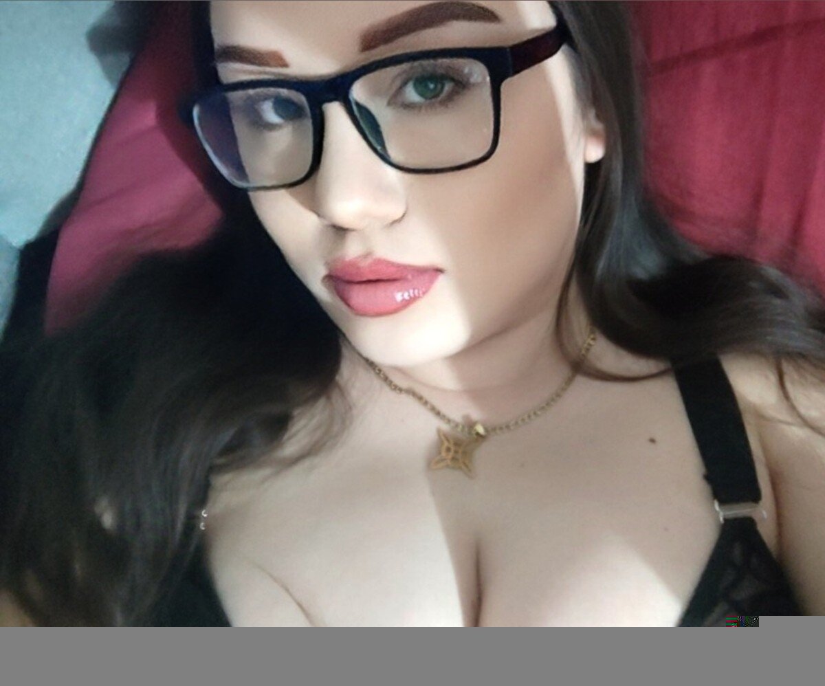 Bellajathzy (@bellajathzy), OnlyFans creator