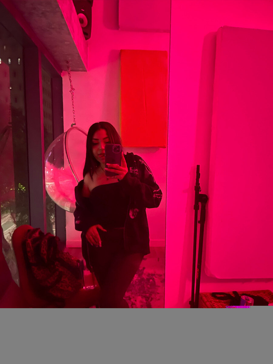 Bellakush (@bellakush), OnlyFans creator