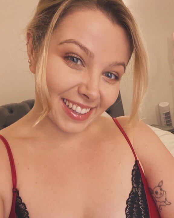 Bellaroseukfree (@bellaroseukfree), OnlyFans creator