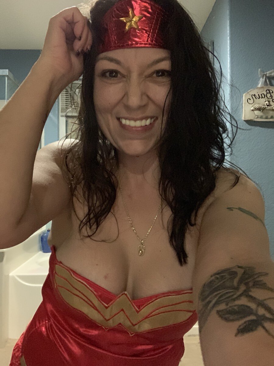 Bellawidow90 (@bellawidow90), OnlyFans creator