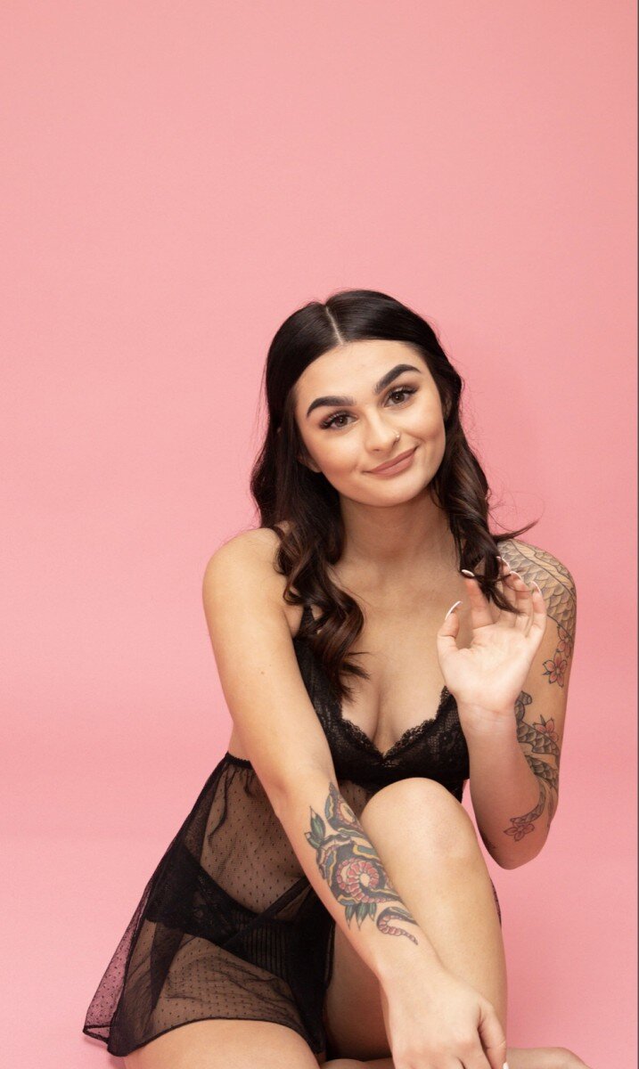 Bellaxoxo1018 (@bellaxoxo1018), OnlyFans creator