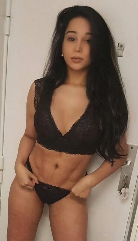 Belleledah (@belle_ledah), OnlyFans creator