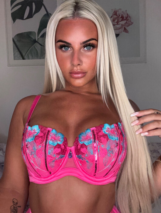 Bendybarbieexo (@bendybarbieexo), OnlyFans creator