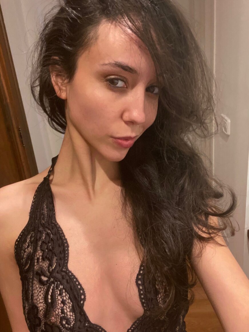 Bibilonisara (@bibilonisara), OnlyFans creator