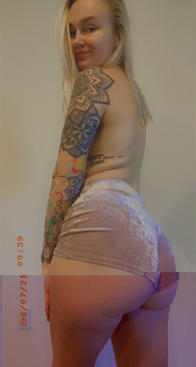Bigbootyviolet (@bigbootyviolet), OnlyFans creator