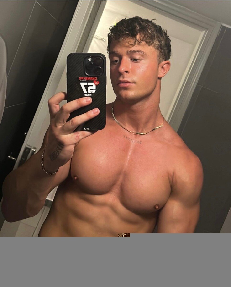 Bigbulgetom (@bigbulgetom), OnlyFans creator