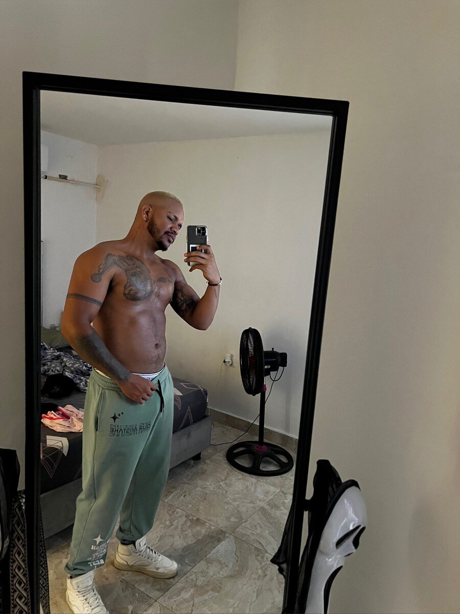 Bigdicklatino21cm (@bigdicklatino21cm), OnlyFans creator