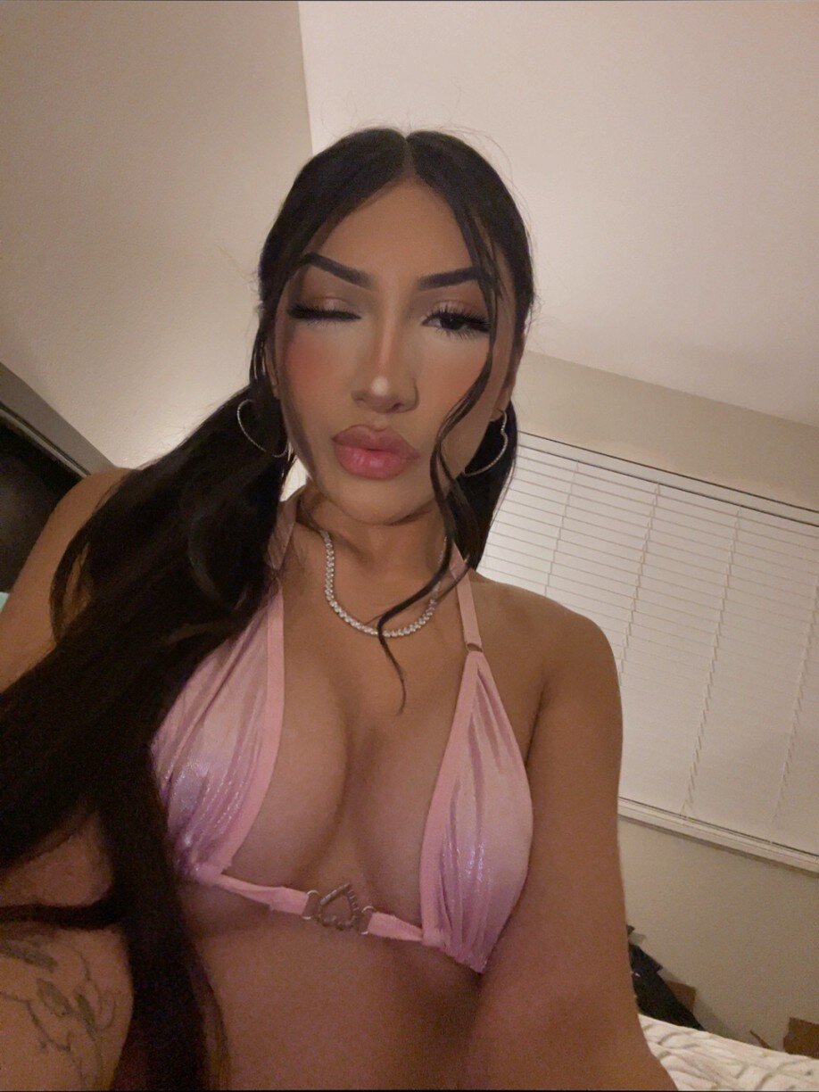 Bigsoftthighs (@bigsoftthighs), OnlyFans creator