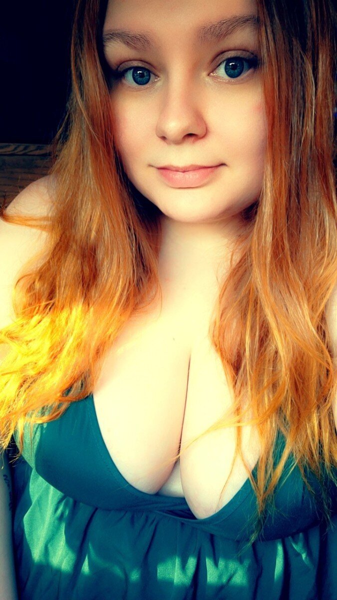Bigtittybre19 (@bigtittybre19), OnlyFans creator