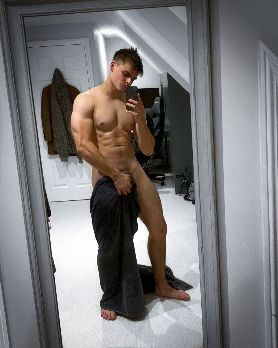 Bigtobez (@bigtobez), OnlyFans creator