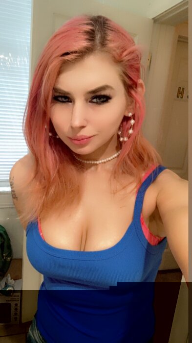 Bipoeticgirl420 (@bipoeticgirl420), OnlyFans creator