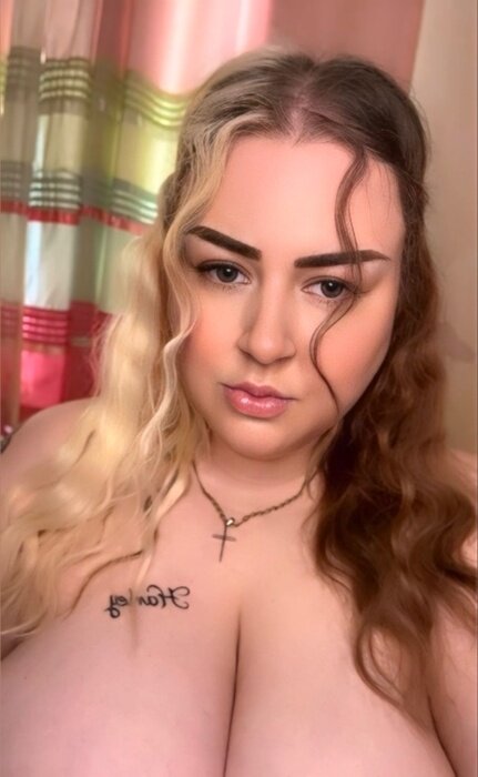 Bipolarbunnyxo (@bipolarbunnyxo), OnlyFans creator