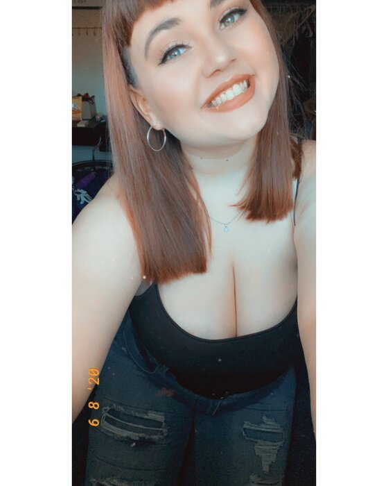 Bitchybisexual (@bitchy_bisexual), OnlyFans creator