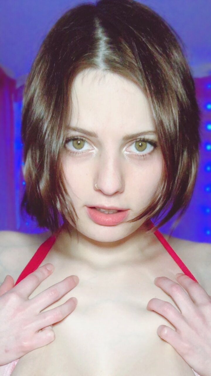 Bitesizedru (@bitesizedru), OnlyFans creator