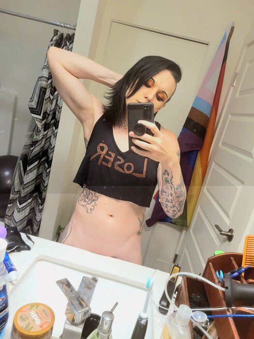 Bitterberryx (@bitterberry.x), OnlyFans creator