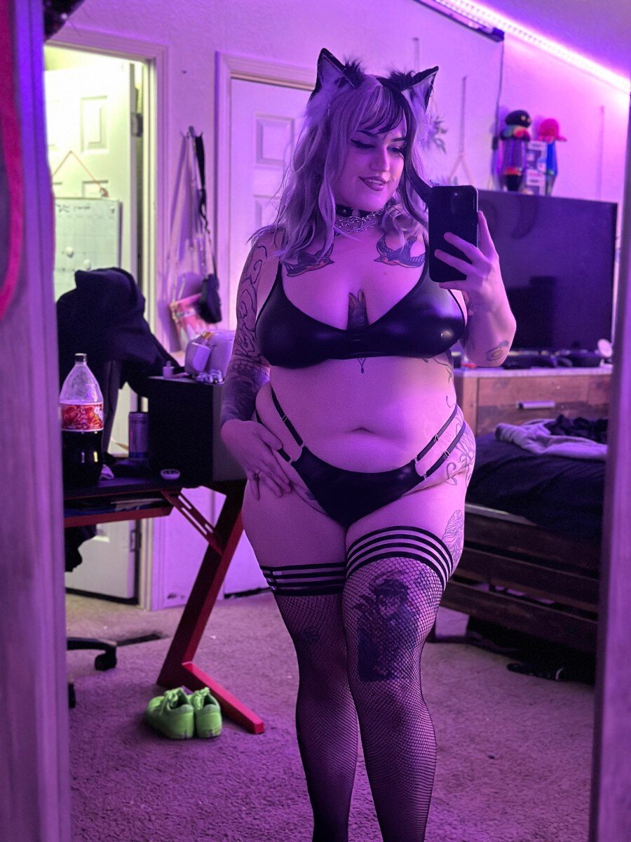 Bl00girl (@bl00girl), OnlyFans creator