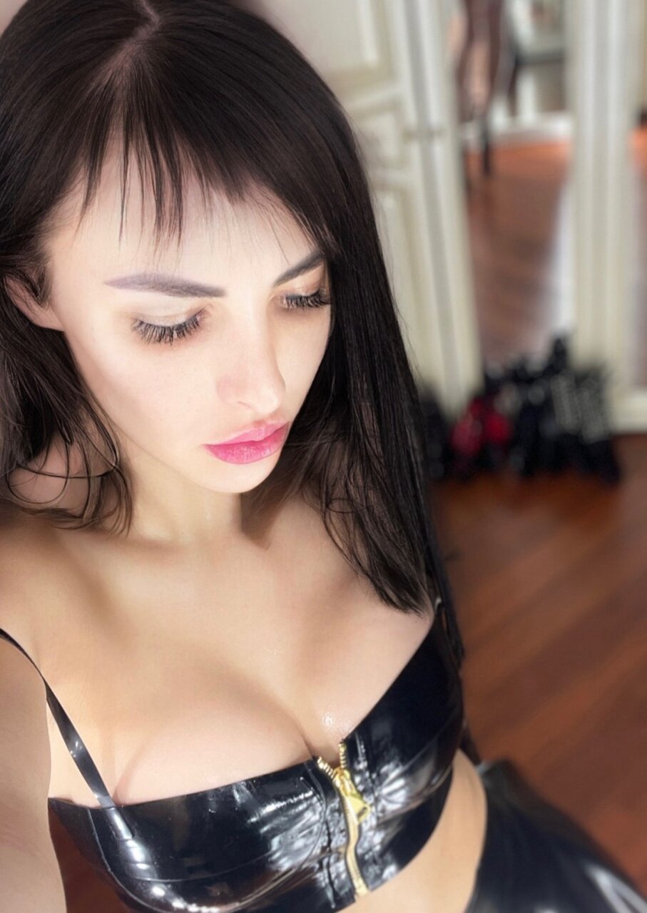 Blackfoxlily (@black_fox_lily), OnlyFans creator