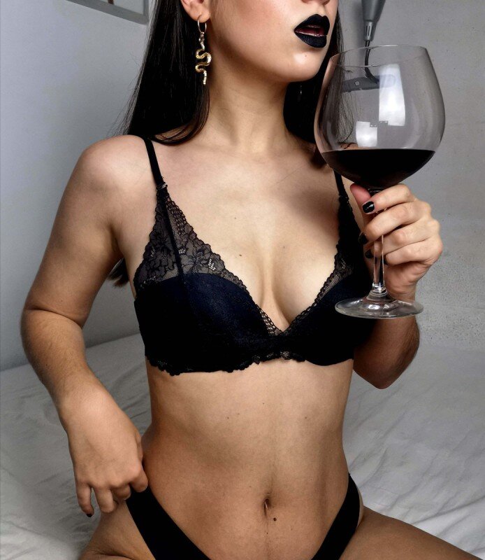 Blacklipsprivate (@black_lips_private), OnlyFans creator