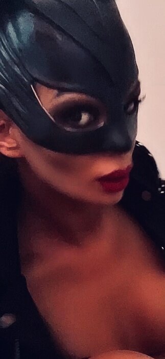 Blackcatbomb (@blackcatbomb), OnlyFans creator