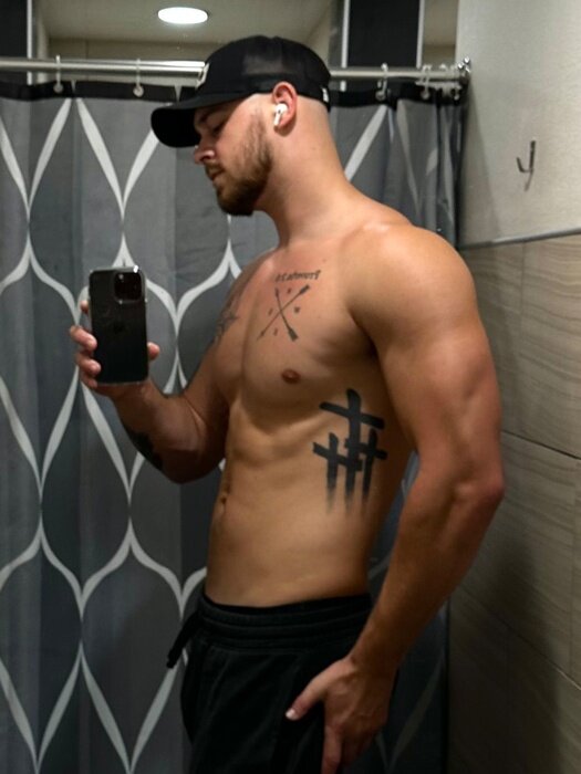Blake (@blake_thesnake), OnlyFans creator