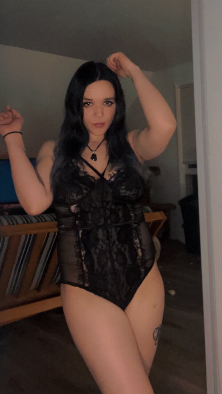 Blazedkitten420 (@blazedkitten420), OnlyFans creator