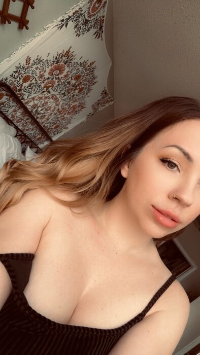 Becca (@blissfulbecsss), OnlyFans creator