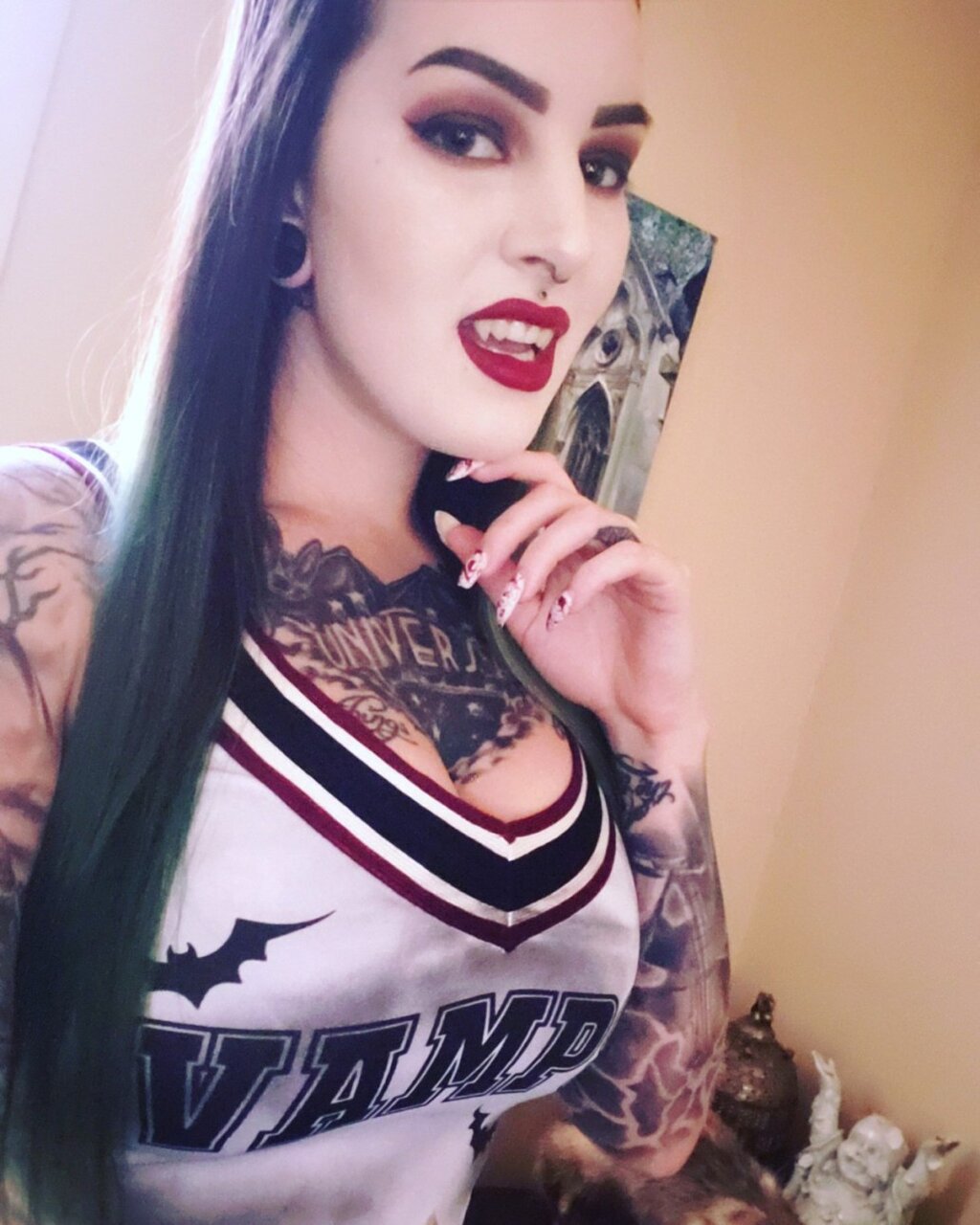 Blkdahlia13 (@blkdahlia13), OnlyFans creator