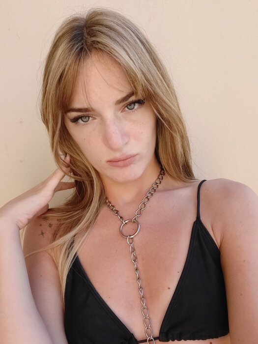 Emma (@blonddemma), OnlyFans creator