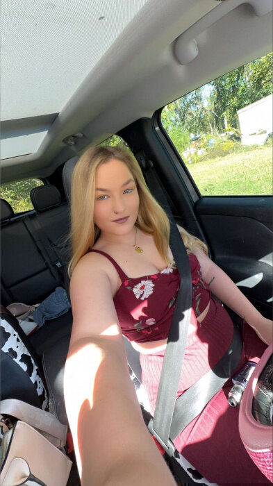 Blondepeachh (@blonde_peachh), OnlyFans creator