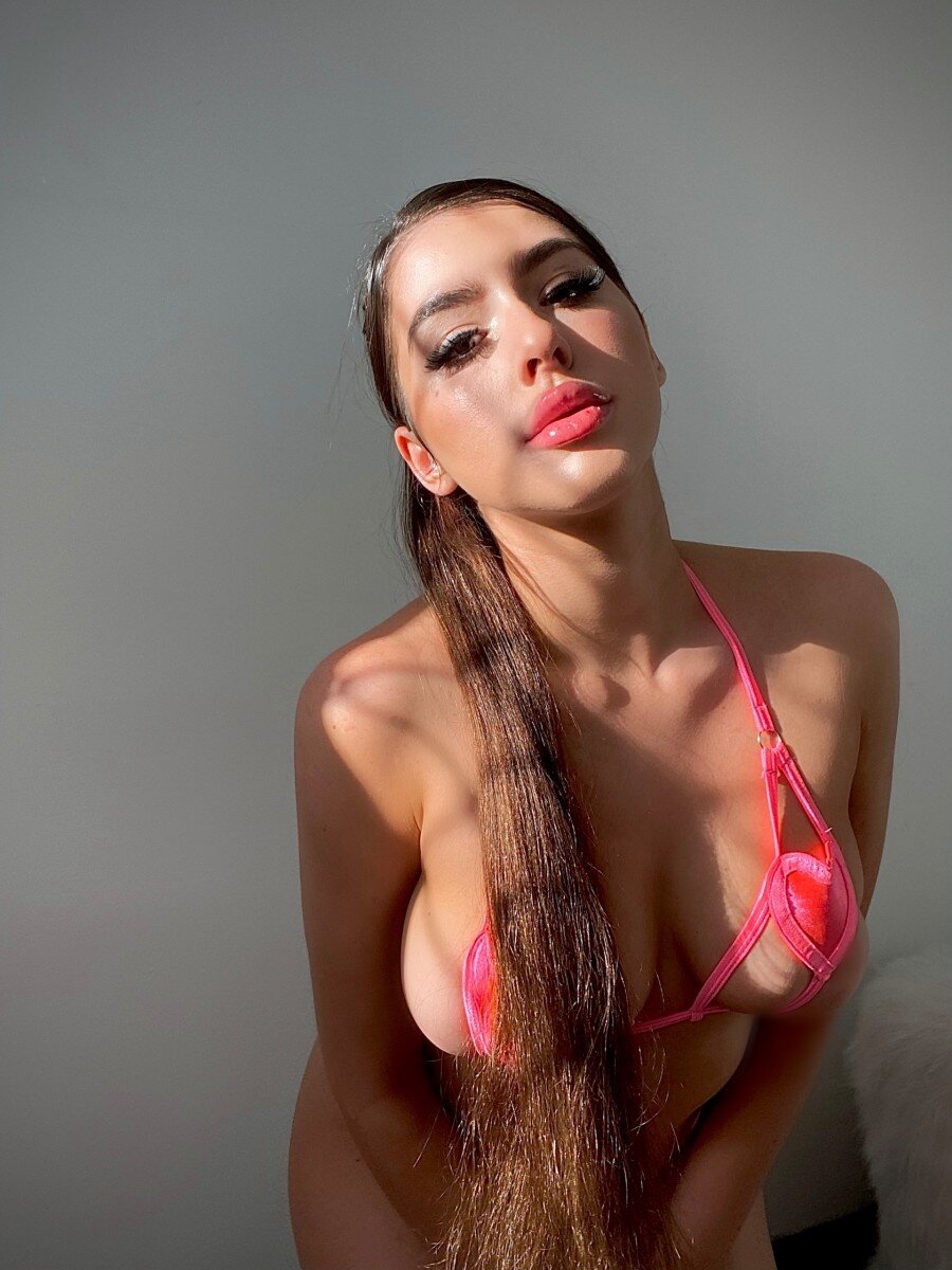 Blondeandnaked (@blondeandnaked), OnlyFans creator