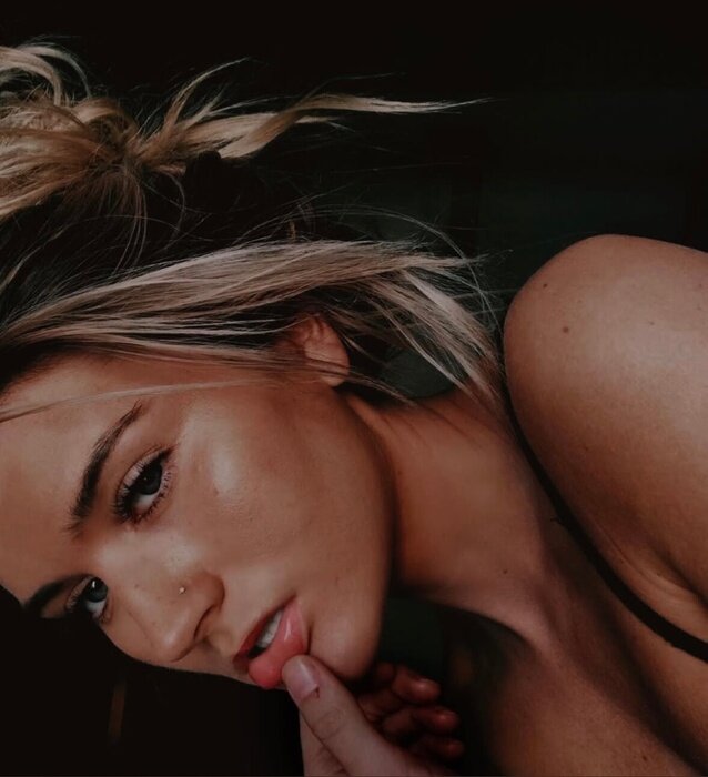Blondebeachybabe (@blondebeachybabe), OnlyFans creator