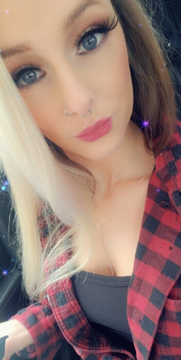 Blondebombshell7877 (@blondebombshell7877), OnlyFans creator