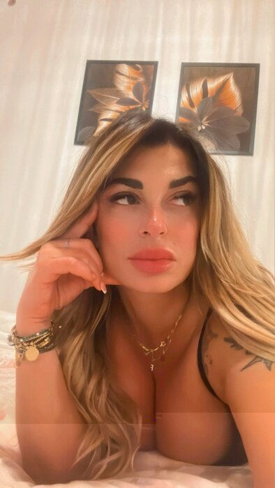 Blondebrasilian (@blondebrasilian), OnlyFans creator