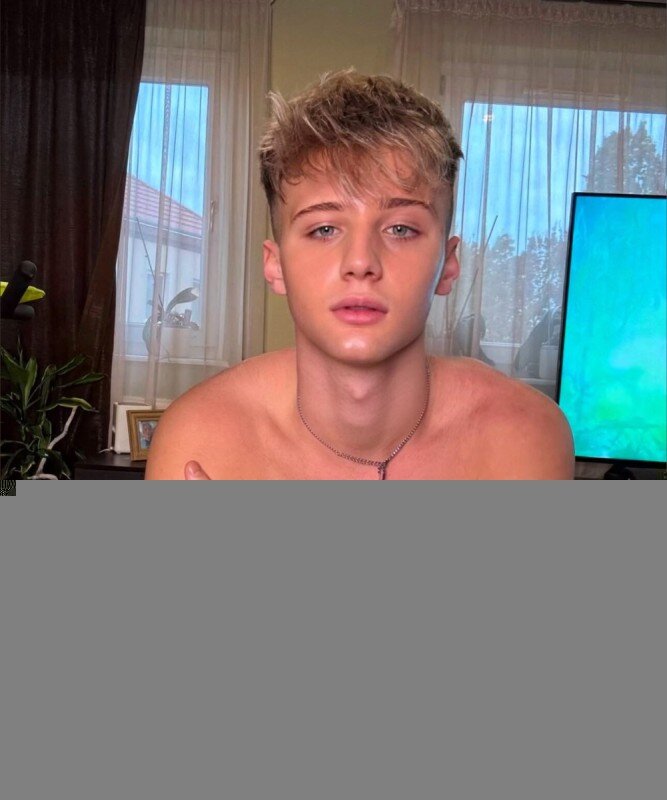 Blondeking21 (@blondeking21), OnlyFans creator