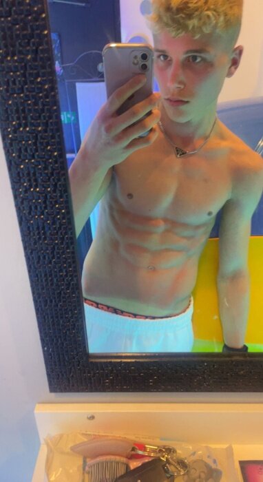 Blondestud6969 (@blondestud6969), OnlyFans creator