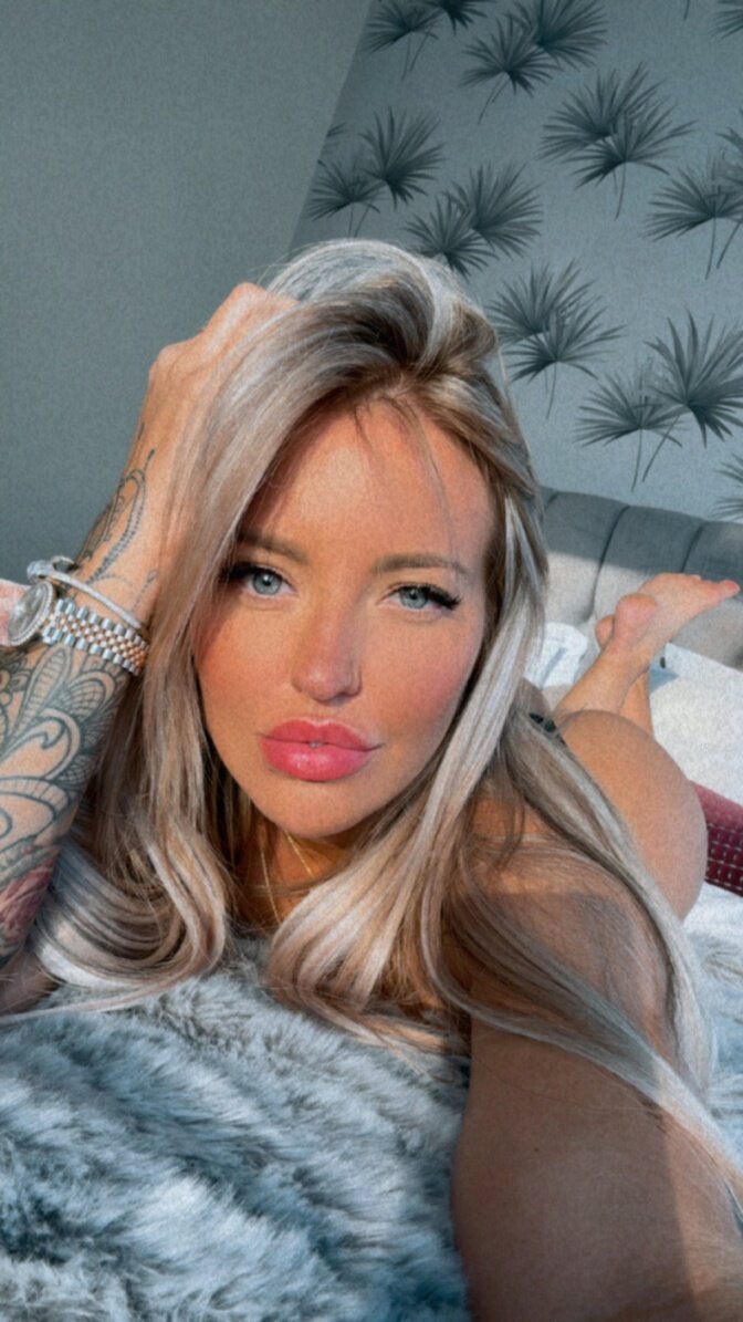 Blondierosiie (@blondierosiie), OnlyFans creator