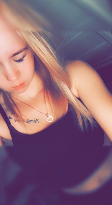 Blondiiie03 (@blondiiie_03), OnlyFans creator