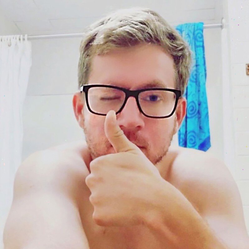 Blondnblue222 (@blondnblue222), OnlyFans creator
