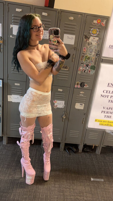 Blooba4 (@bloo_ba4), OnlyFans creator