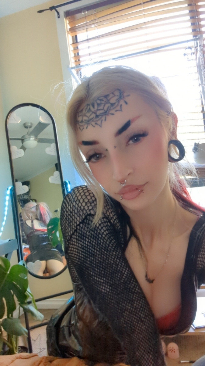 Bloodsuccubus (@bloodsuccubus), OnlyFans creator