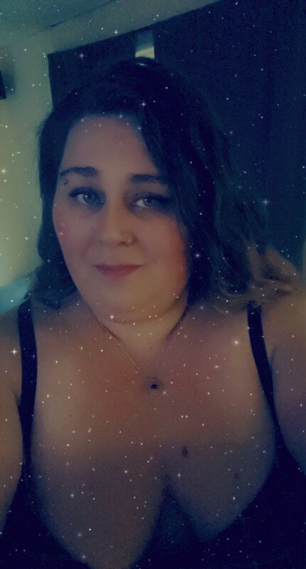 Blueeyedbabe12 (@blue-eyedbabe12), OnlyFans creator