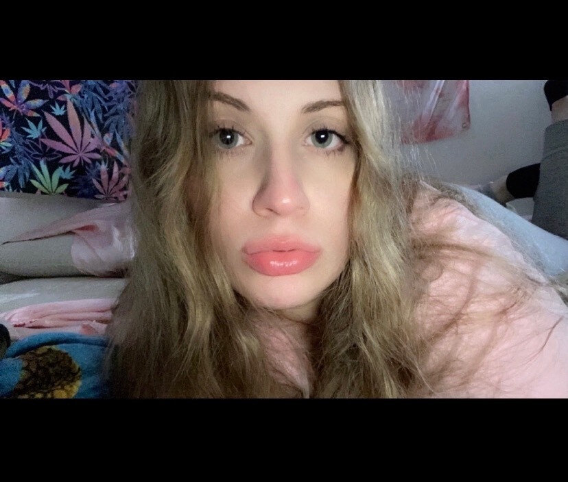 Blueeyedbabyy (@blue.eyed.babyy), OnlyFans creator