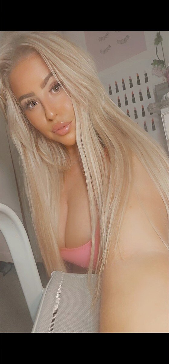 Bluebellxmxo (@bluebellxm-xo), OnlyFans creator