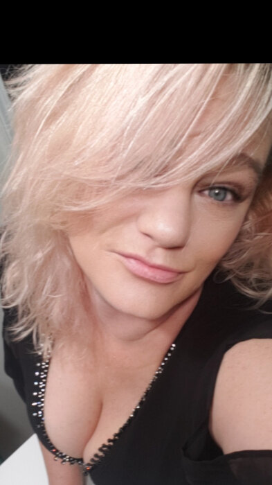 Blueeyecandy76 (@blueeyecandy76), OnlyFans creator